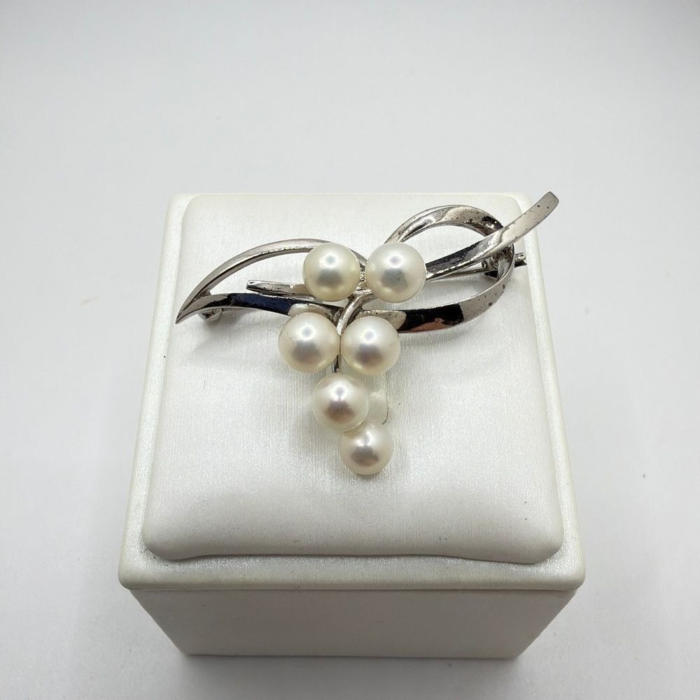 Vintage stamped MIKIMOTO Pearl and Sterling silver Brooch/Pin! - Picture 9 of 12